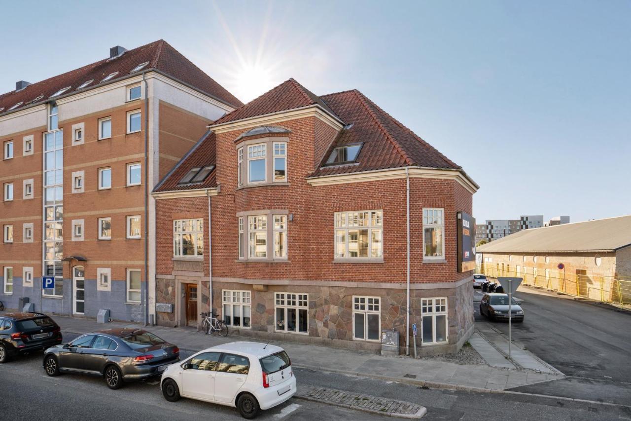 Cozy 4-Bedroom Apartment Aalborg Exterior photo